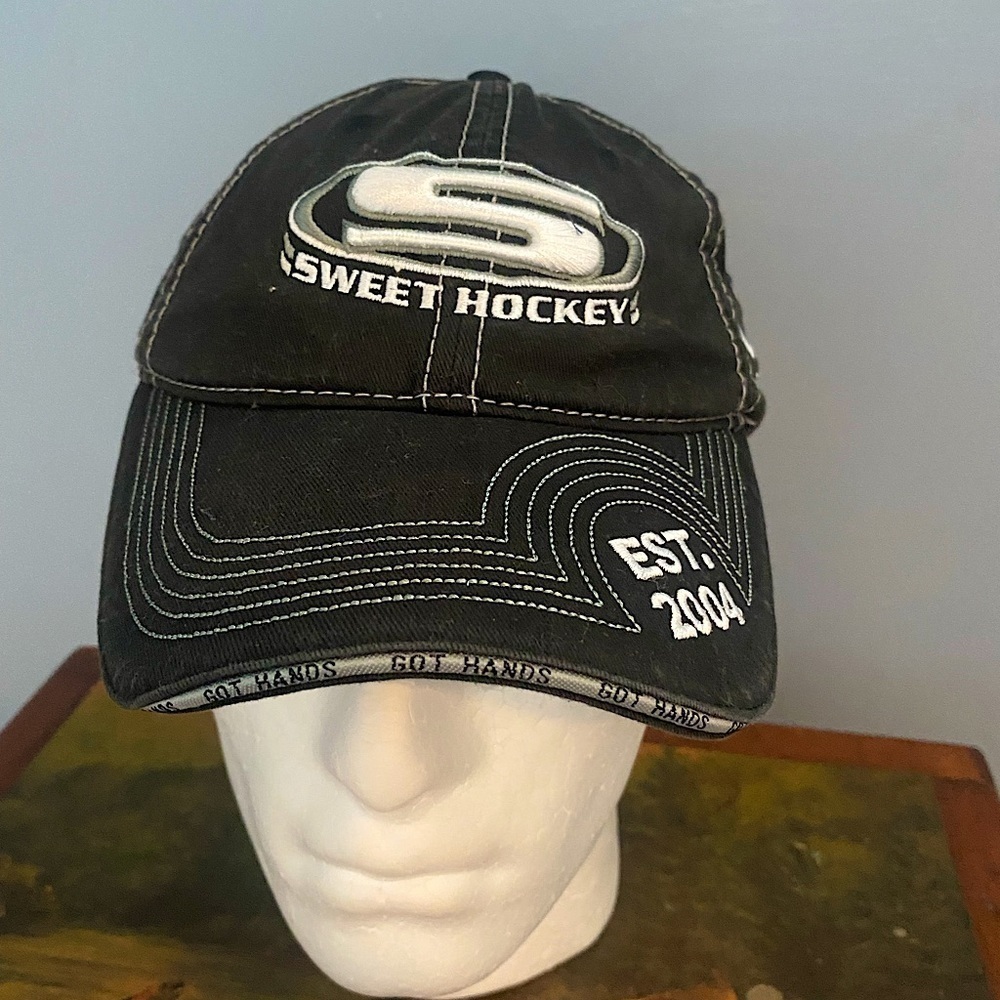 Sweet Hockey “Got Hands” Hat♠️